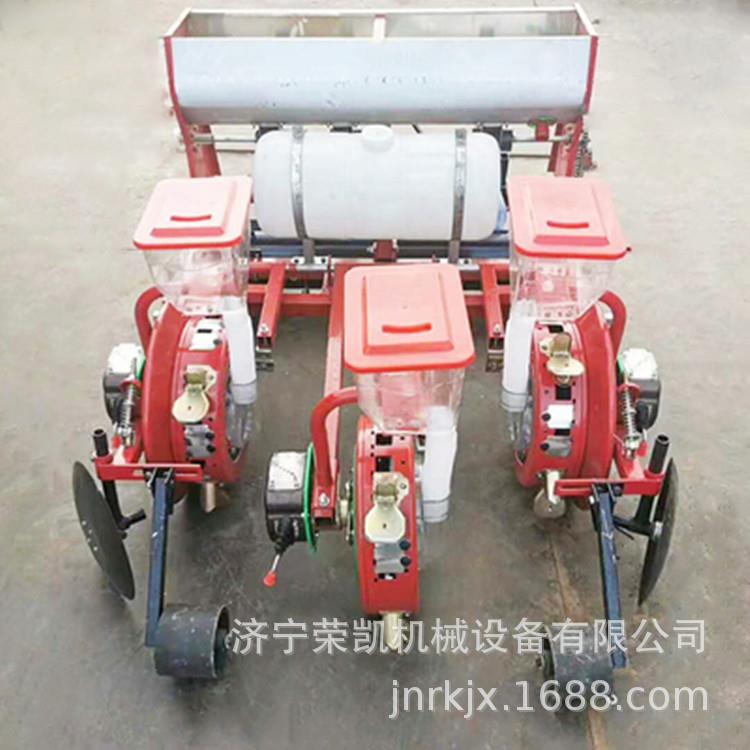 多功能铺膜玉米播种机膜上鸭嘴打孔施肥油菜豆类谷子高粱精播机