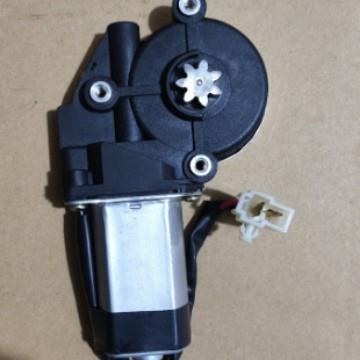 电动玻璃升降器电机汽车摇窗电机车窗马达七齿八齿12V24V三孔电机