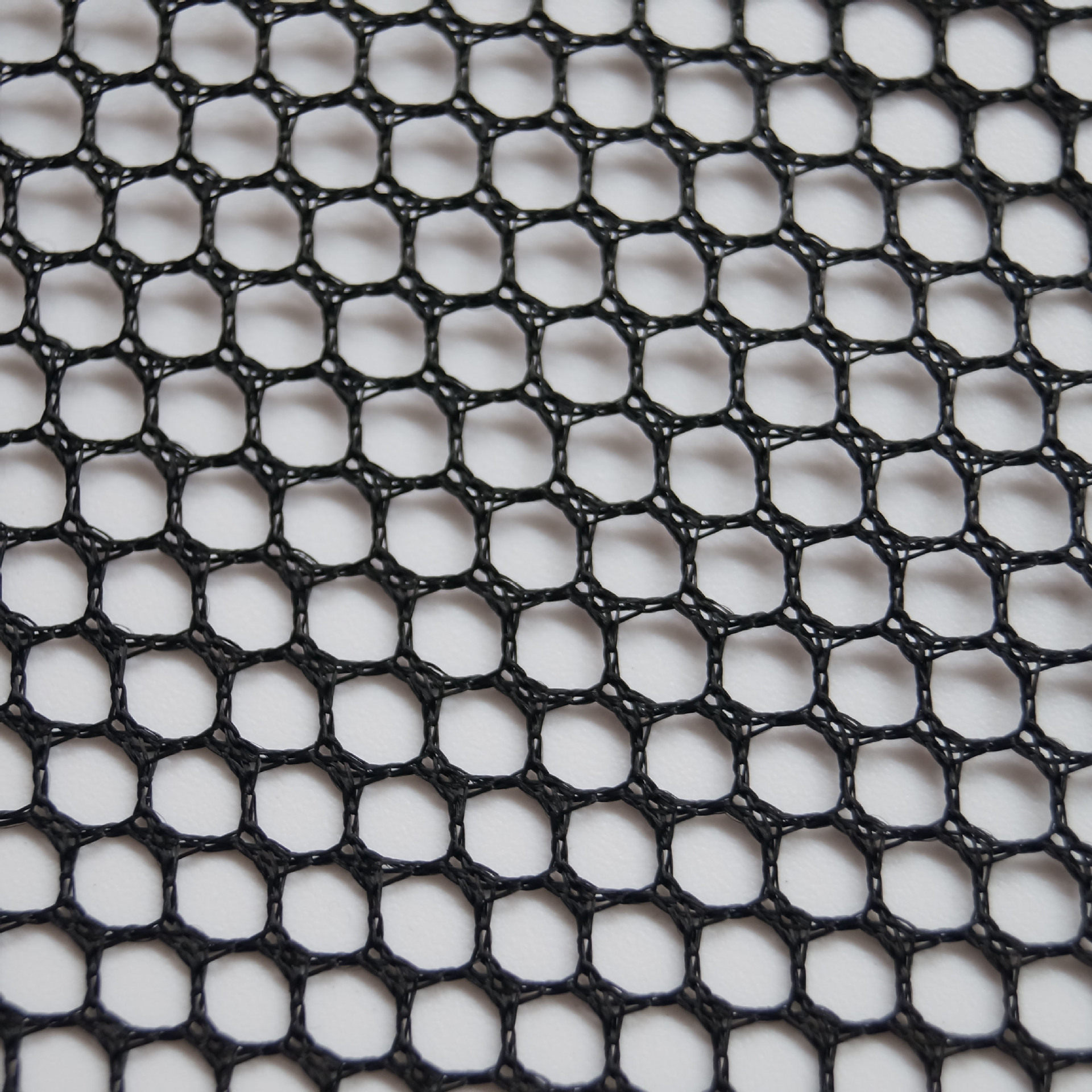 六角网眼布现货96g黑色4mm遮挡防护单孔网布硬运动服鞋面渔网,五金/工具,防晒网/遮光网/遮阳网,淘宝优惠券,粉丝福利购,淘宝优惠卷
