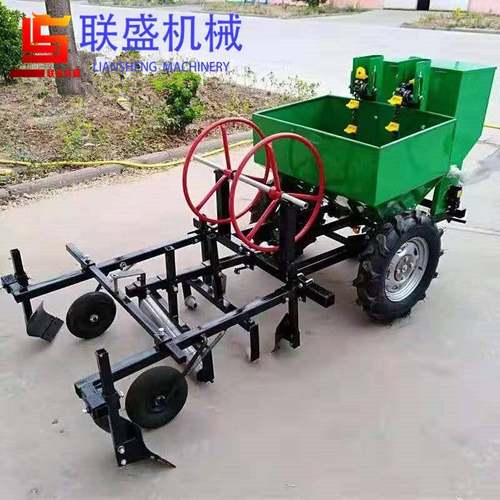 土豆播种机红薯洋芋播种施肥覆膜滴灌一体种植机点播机价格