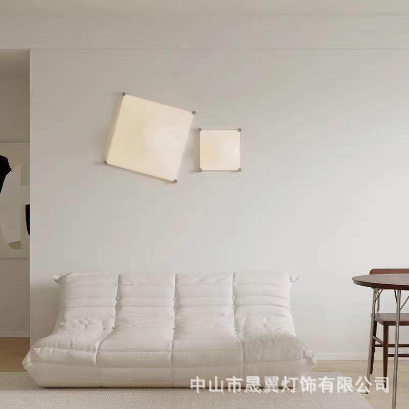 意大利卧室吸顶灯现代极简书房白色水滴设计师客厅bolla中古壁灯