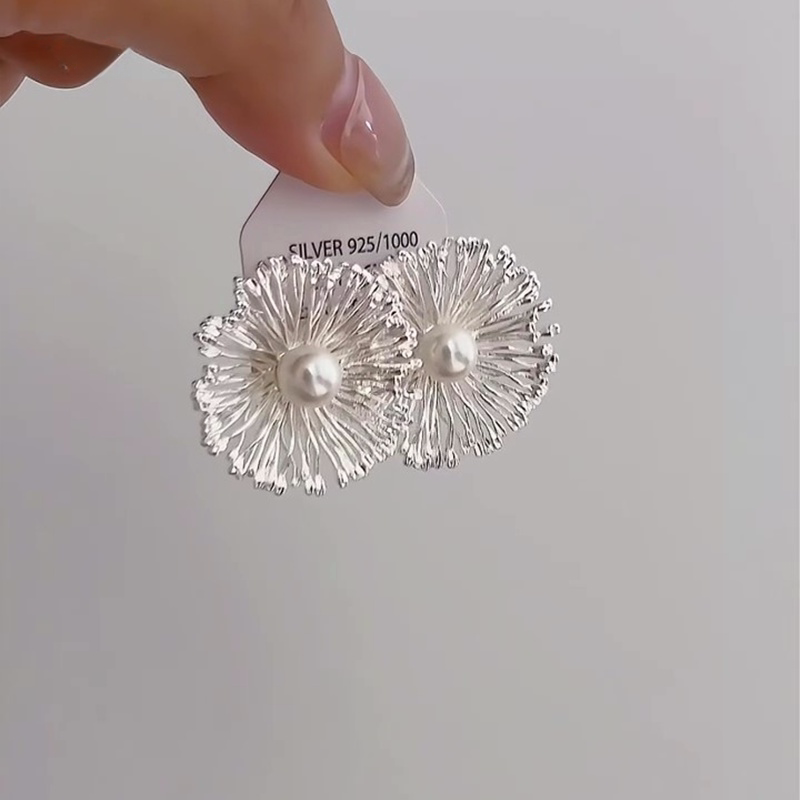 法式复古立体金属花朵显脸小耳钉