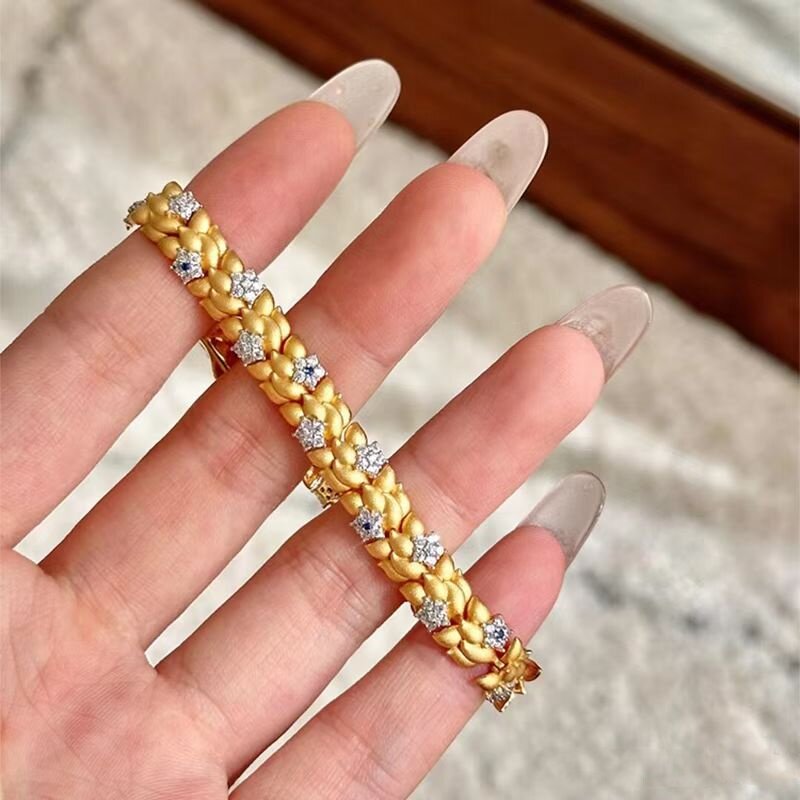 金色麦穗花朵手链2026新款小众设计高级感轻奢中古重工哑光手饰