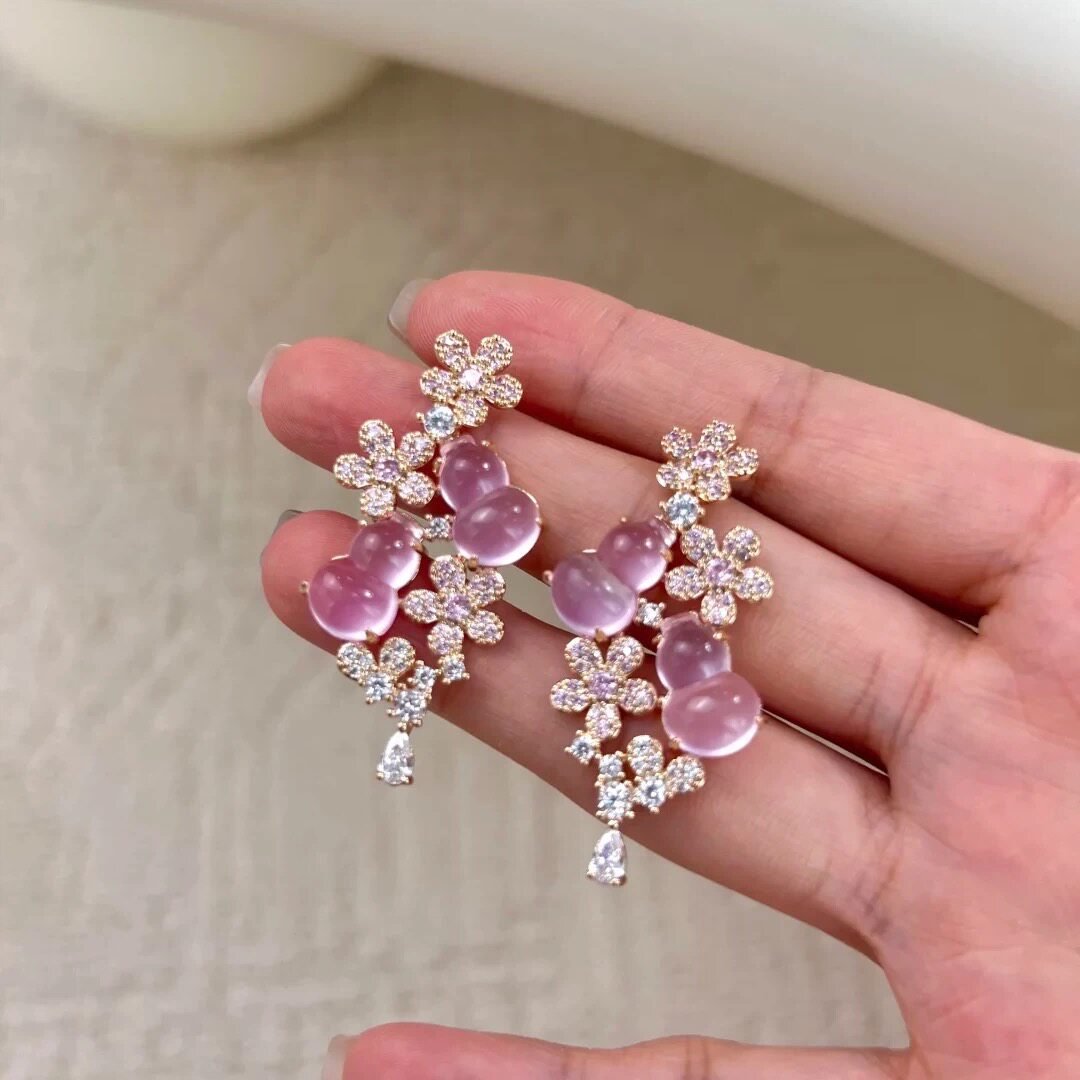 粉色葫芦耳钉花朵满钻锆石轻奢高级感新中式国风新年春节过年耳饰