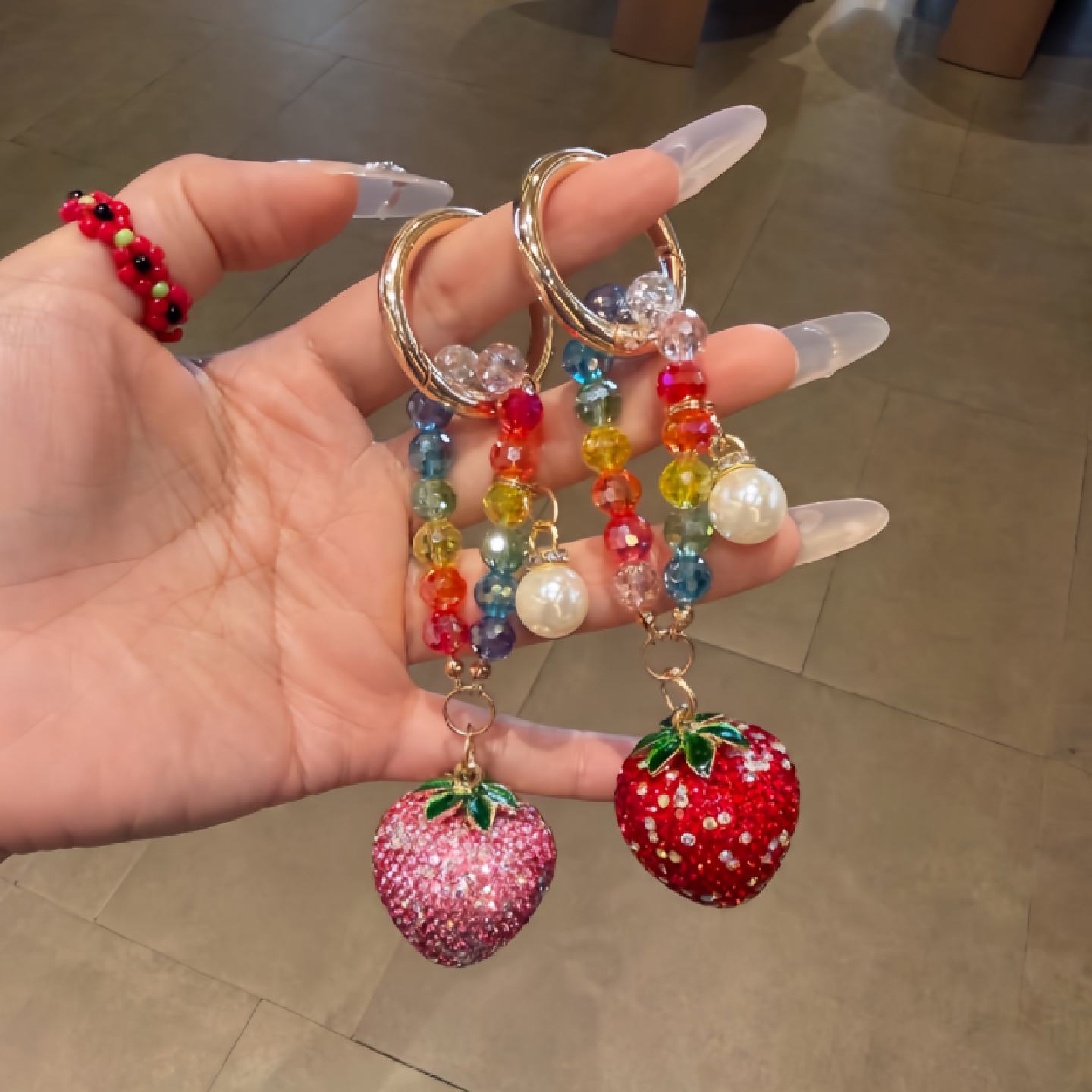 【莓有烦恼】diy自制满钻超闪草莓吊坠水晶串珠书包包挂件钥匙链