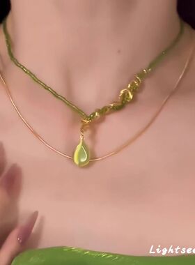 复古橄榄绿灵蛇水滴吊坠项链女夏季小众设计高级感串珠气质锁骨链