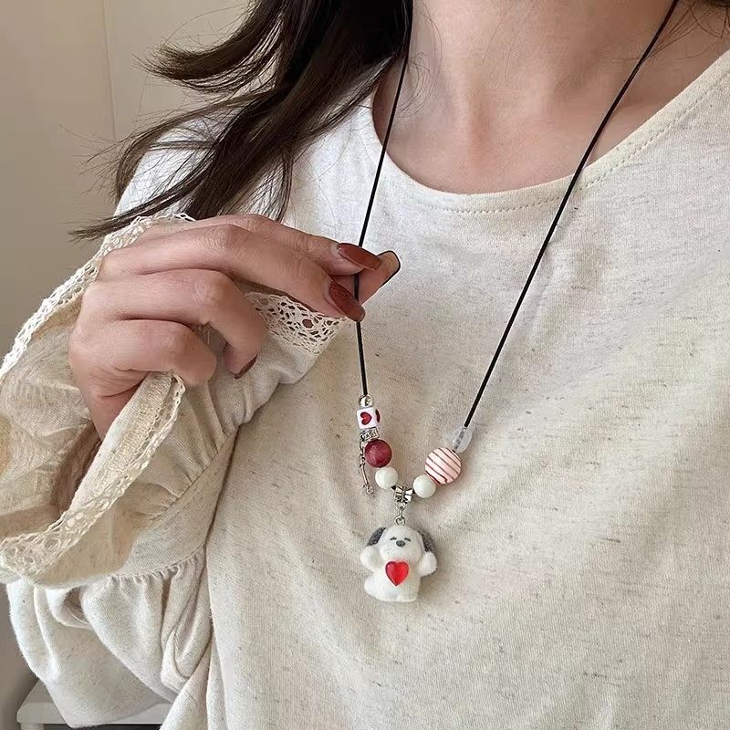 可爱萌趣抽拉爱心白色毛绒小狗吊坠项链女秋冬长款挂脖毛衣链配饰