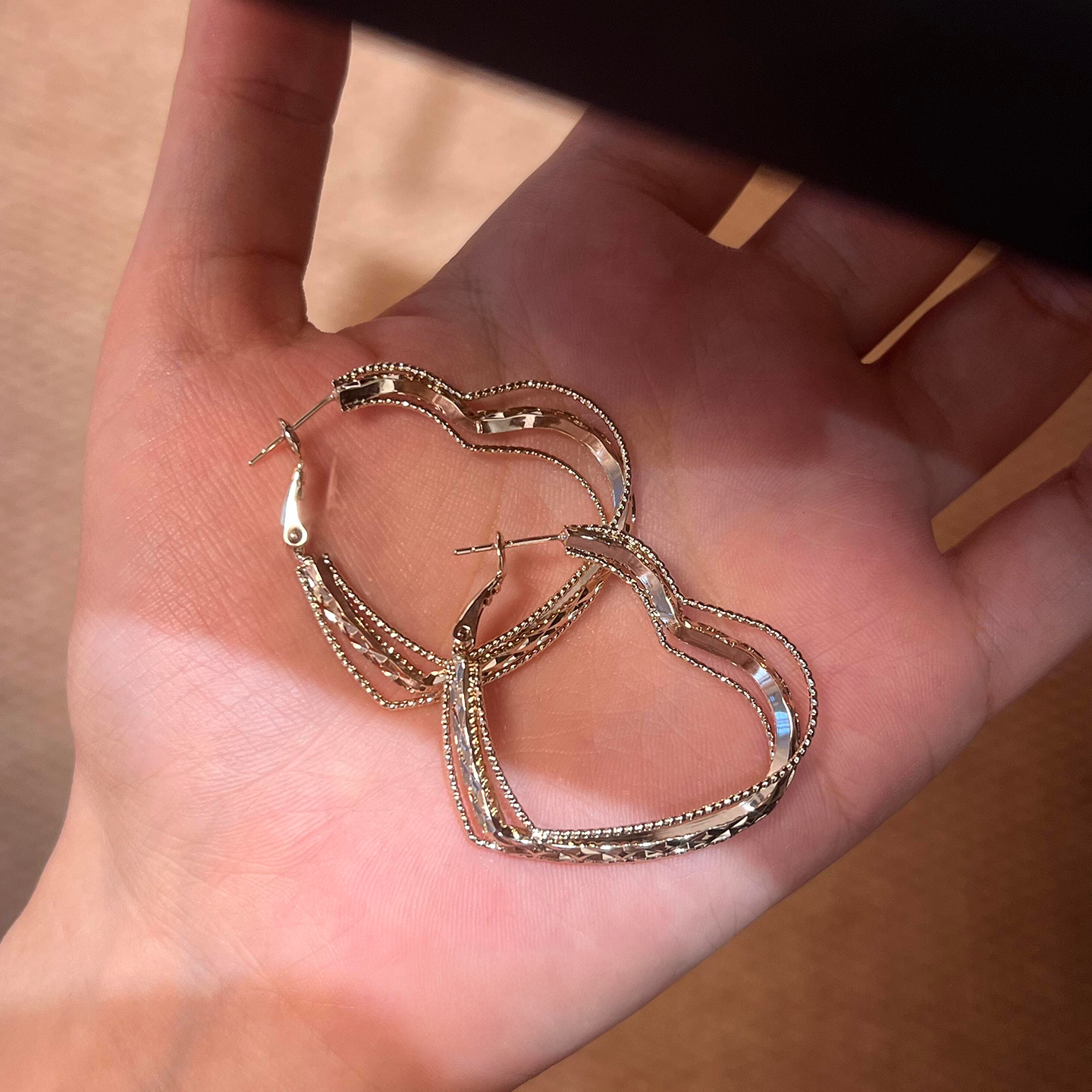 韩系咖金色三重爱心设计感耳环