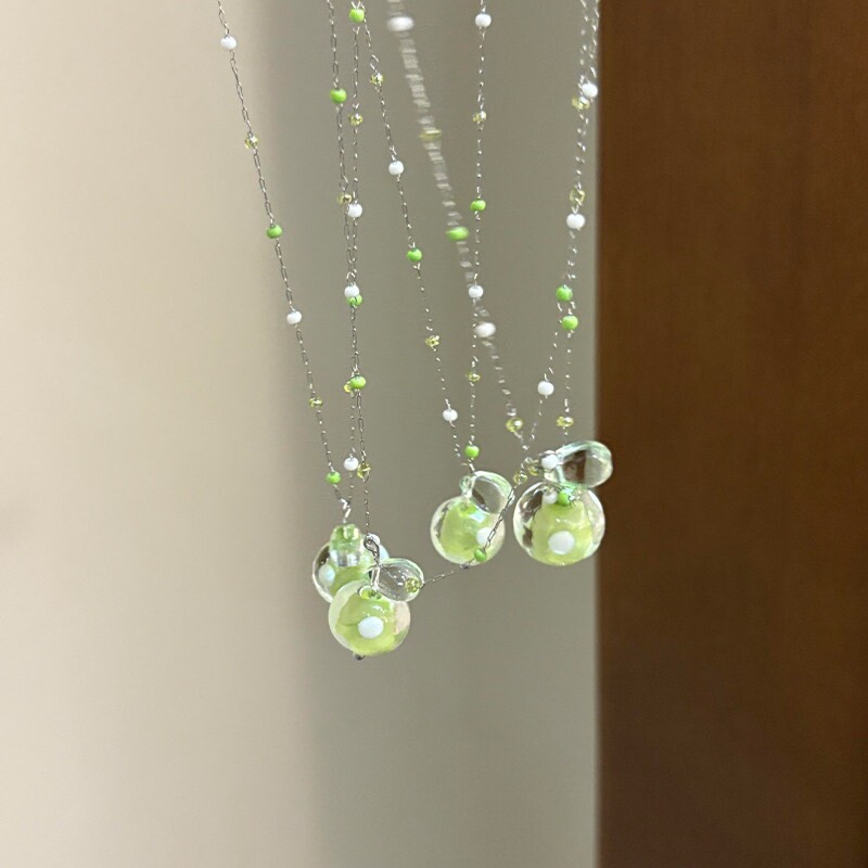 初夏清爽青苹果波点琉璃锁骨链