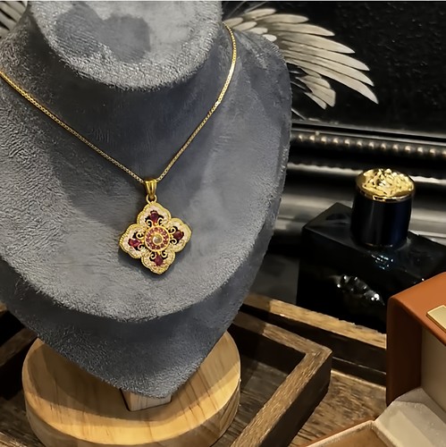 「四合如意」新中式唐潮镂空满钻如意吊坠项链国风爆闪显白锁骨链