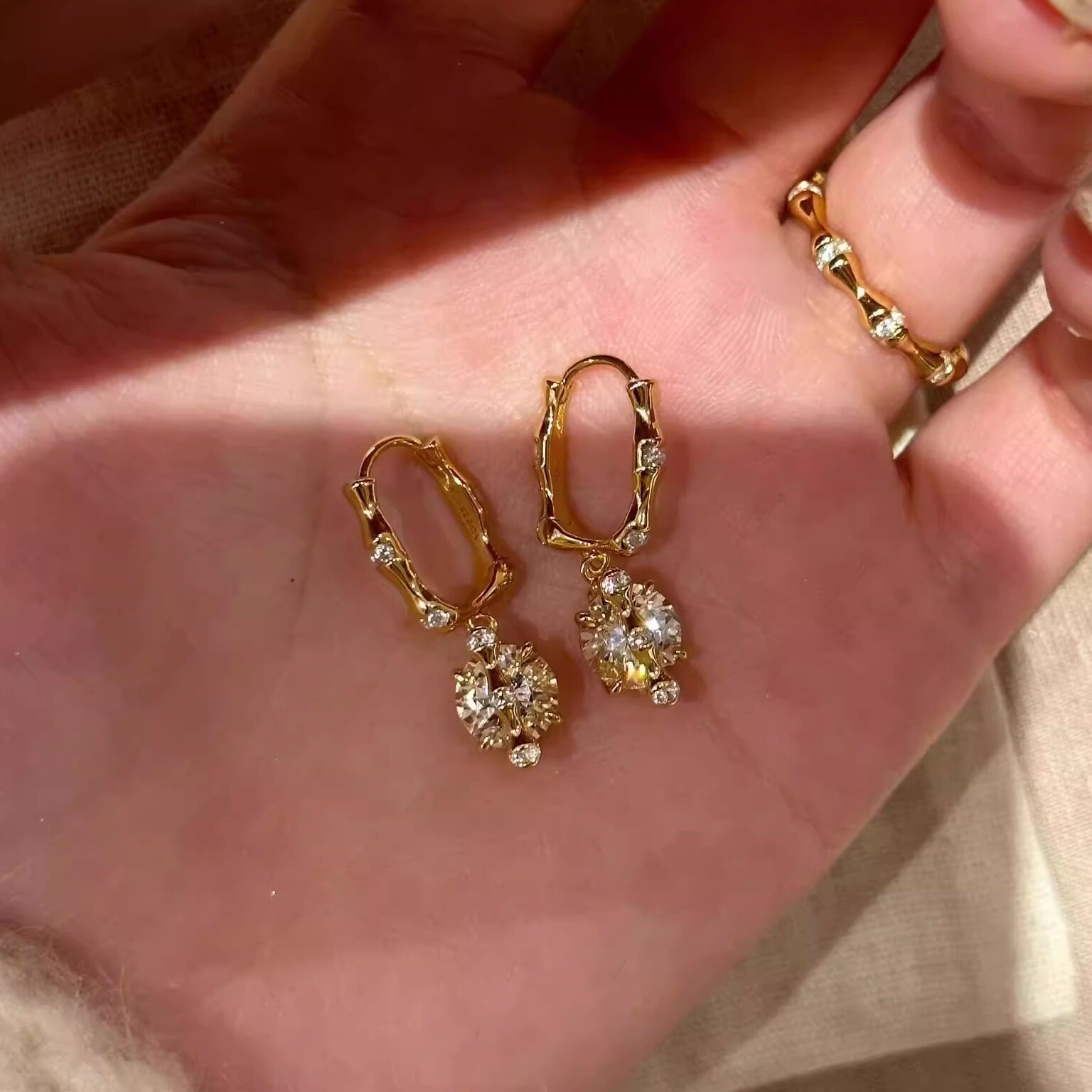 新中式金色竹节单钻水钻耳扣女小众独特设计爆闪清冷感流苏耳饰