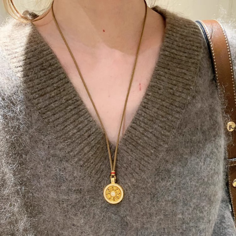 新中式珐琅罗盘吊坠项链女长款复古高级感挂脖配饰气质百搭毛衣链
