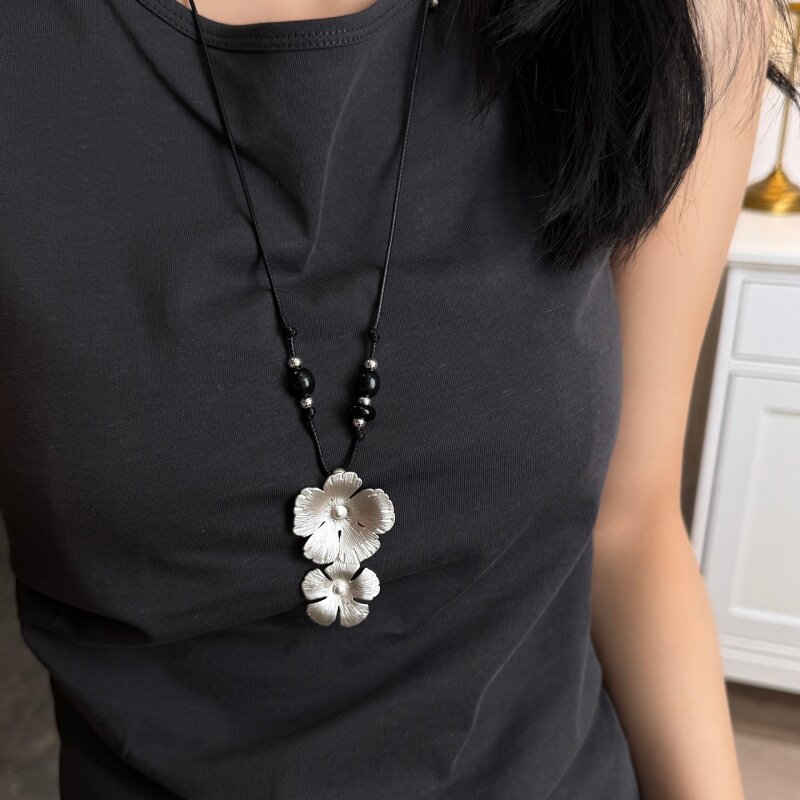 复古拉丝项链女款2025新款高级感黑色编绳长款繁花毛衣链秋冬配饰