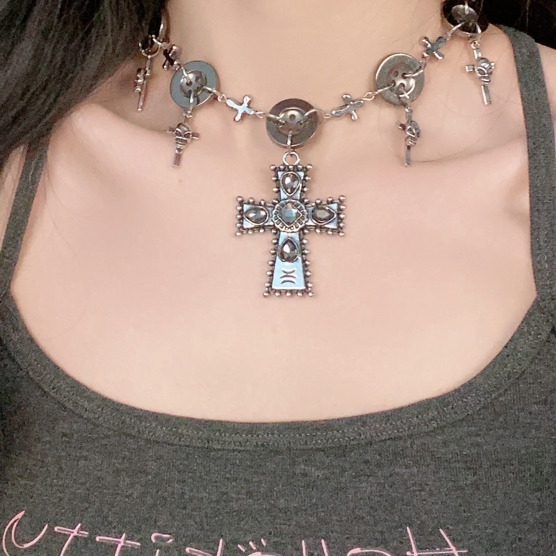 金属赛博朋克风纽扣骷髅头十字架项链女小众欧美潮酷设计感锁骨链