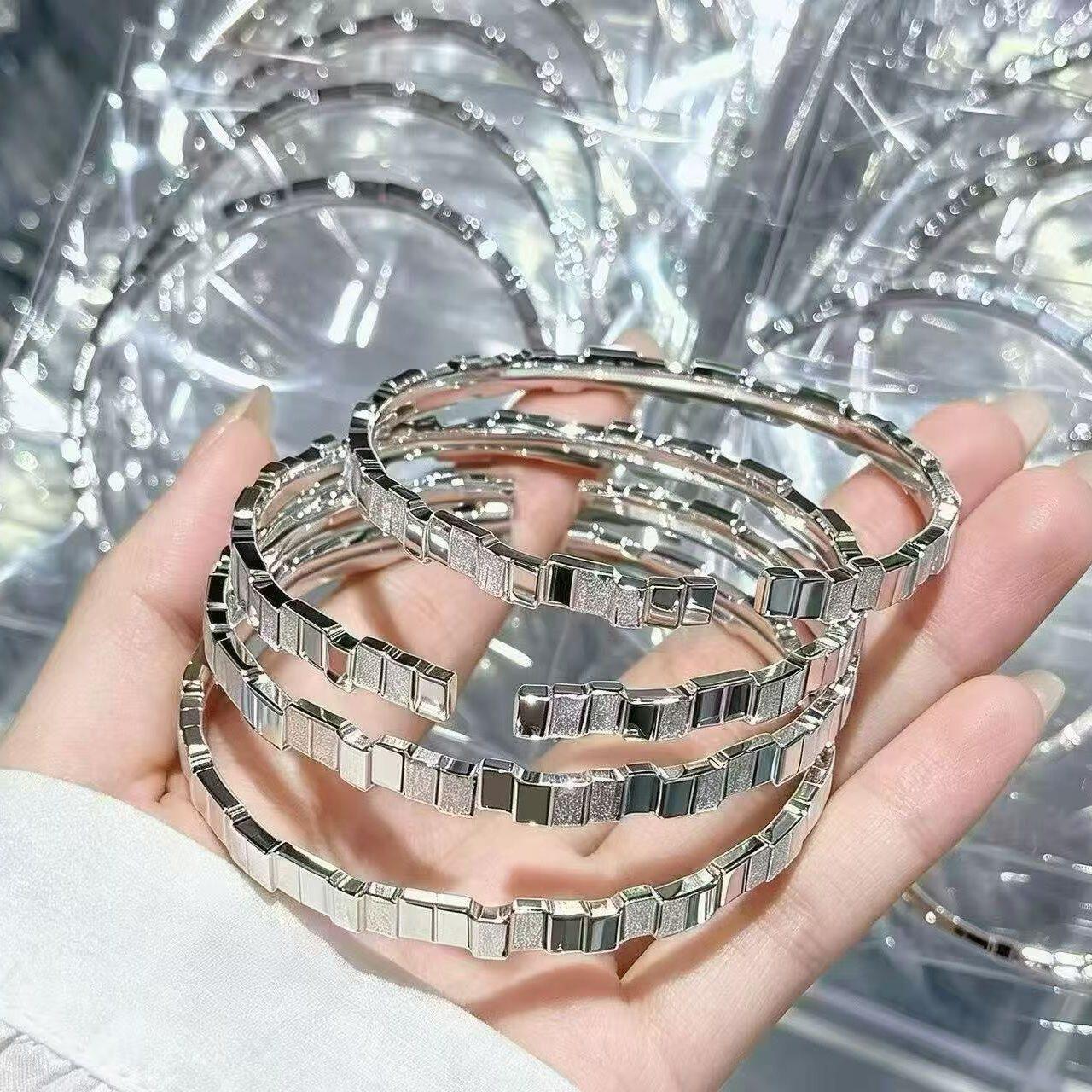 律序泠然~钢琴键几何方块手镯女轻奢精致冷淡风简约通勤开口镯子