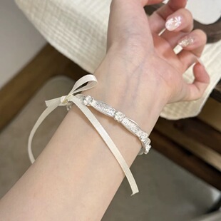 超好看!银色卷草纹浮雕桂花手镯女素缎手镯女丝带生日礼物送女友