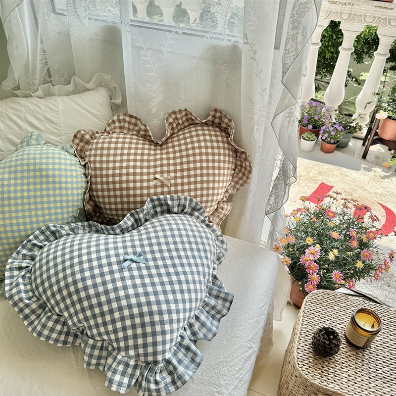 全棉爱心抱枕格子蝴蝶结装饰卧室沙发椅子靠垫心形5cm拆洗