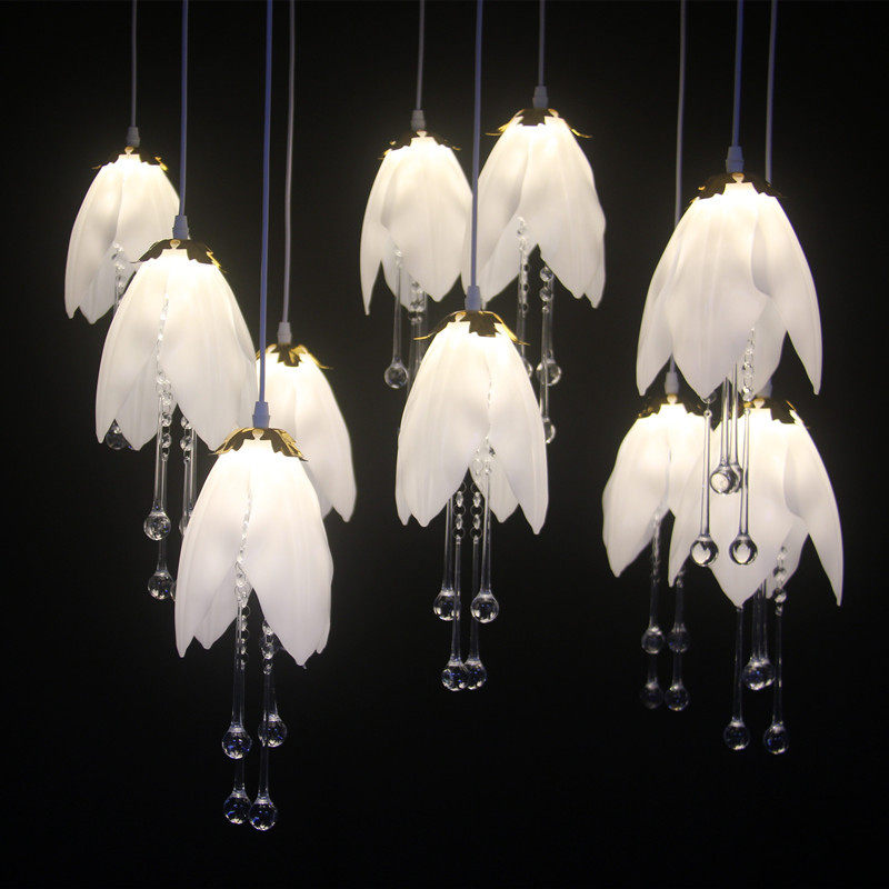 新款婚庆道具网红玉兰花吊串紫荆花吊顶灯酒店婚礼堂舞台背景装饰