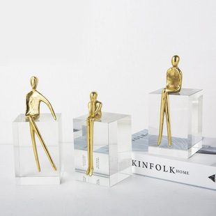 轻奢样板房间水晶石黄铜人物禅意摆件书房办公室个性 饰 创意软装