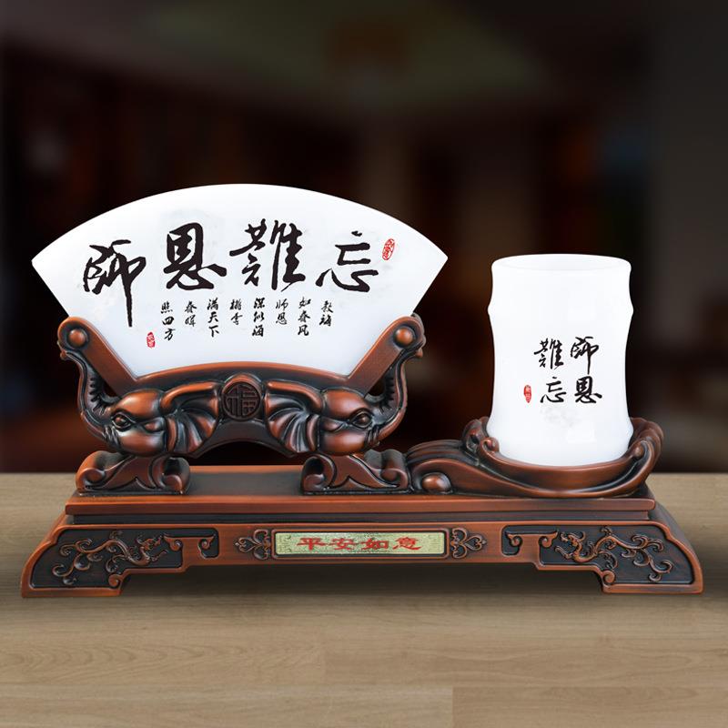 创意笔筒摆件书房桌面文具收纳盒中式金蟾貔貅装饰笔架桶办公用品