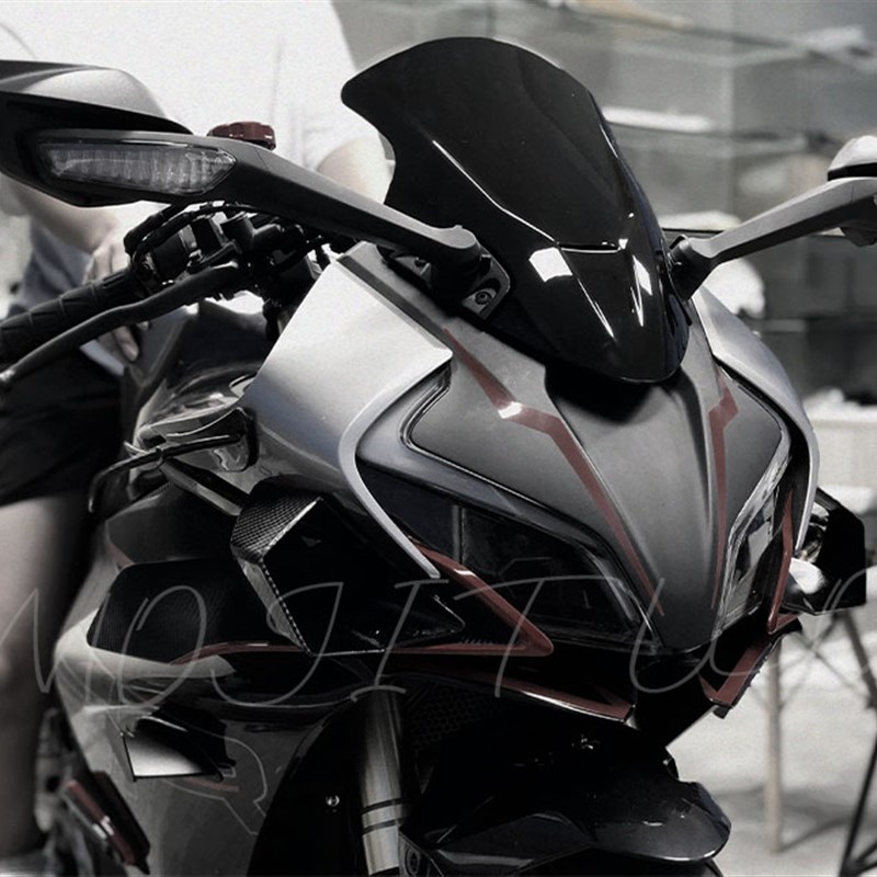 适用春风R 前风挡改装玻璃导流罩黑色镜片板新款竞技