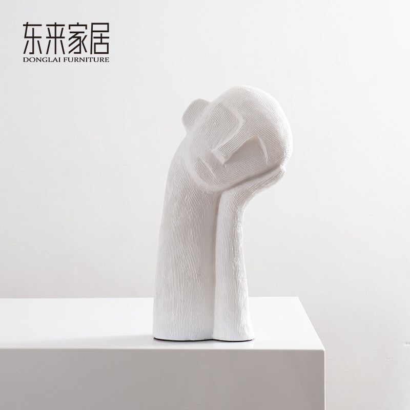 现代凝思男孩客厅玄关电视柜摆放饰品样板间酒柜陈设