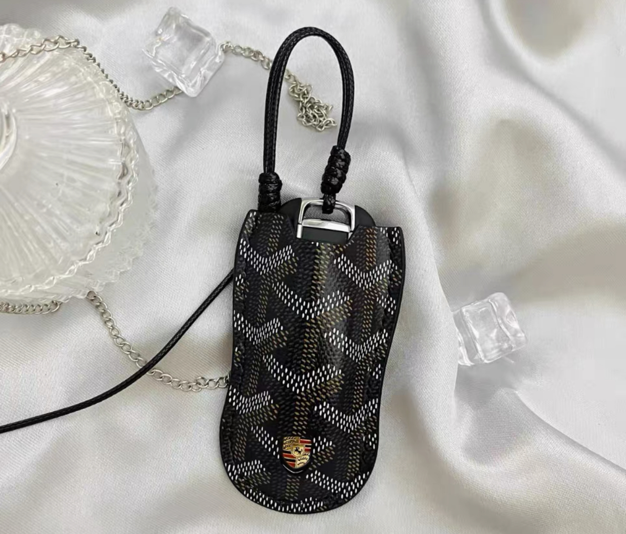 适用于保时捷钥匙壳卡宴macan911帕拉梅拉Taycan718卡通钥匙扣套