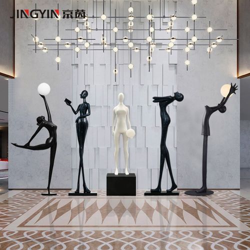 现代雕塑艺术品样板房装饰售楼部酒店大堂抽象迎宾人物落地大