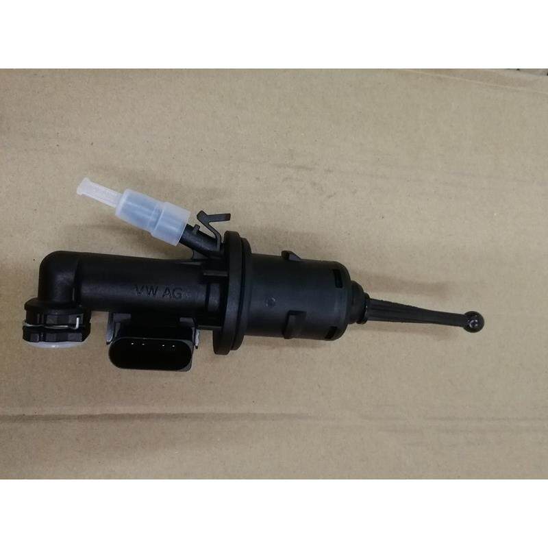 新帕萨特 迈腾 途观途安速腾明锐离合器总泵 1KD 721 388E