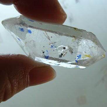 天然白水晶水胆手把件 小晶柱小泡黑砂水胆原石把玩原石毛料