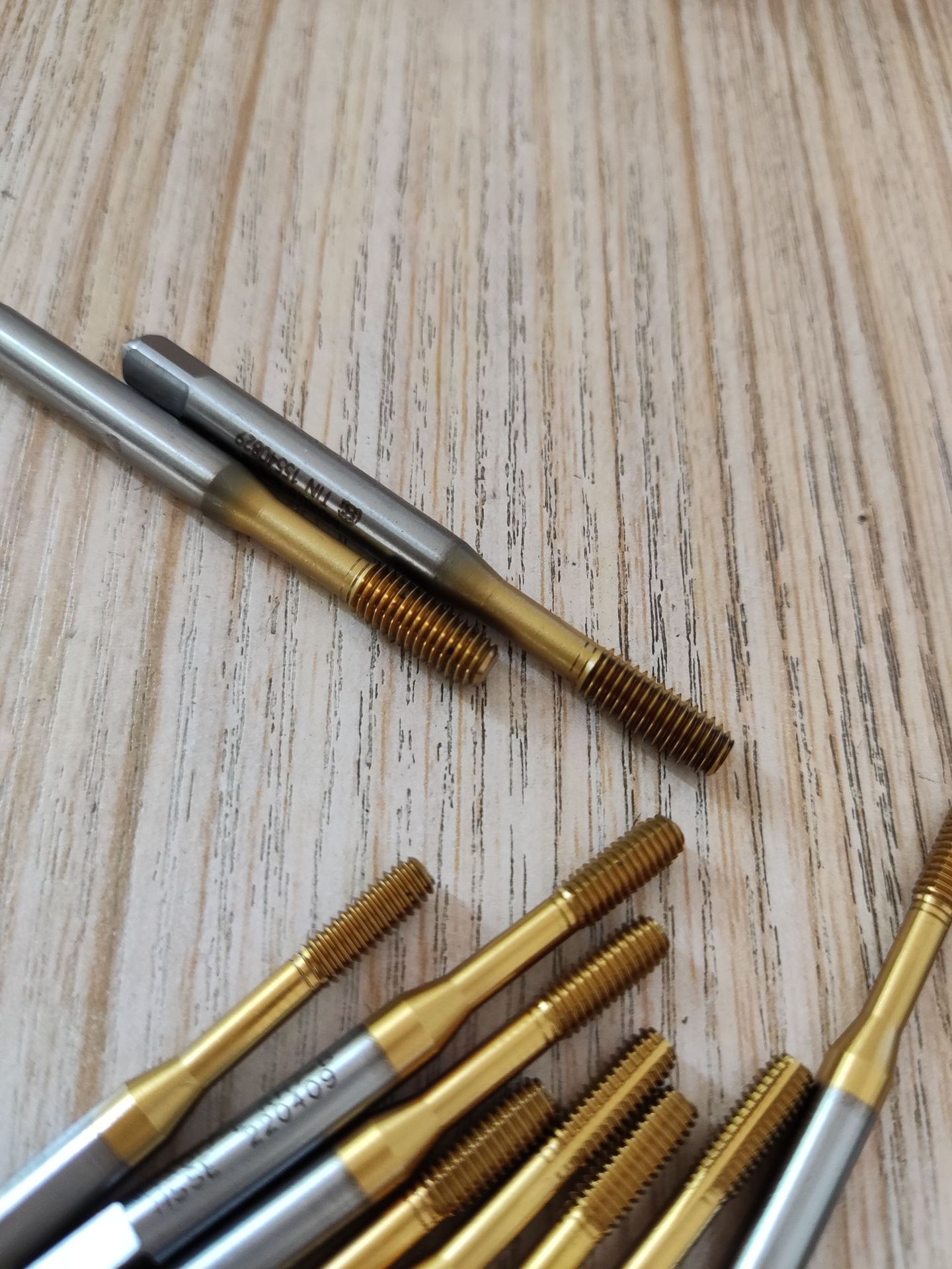 左牙M4X0.7反牙挤压丝锥