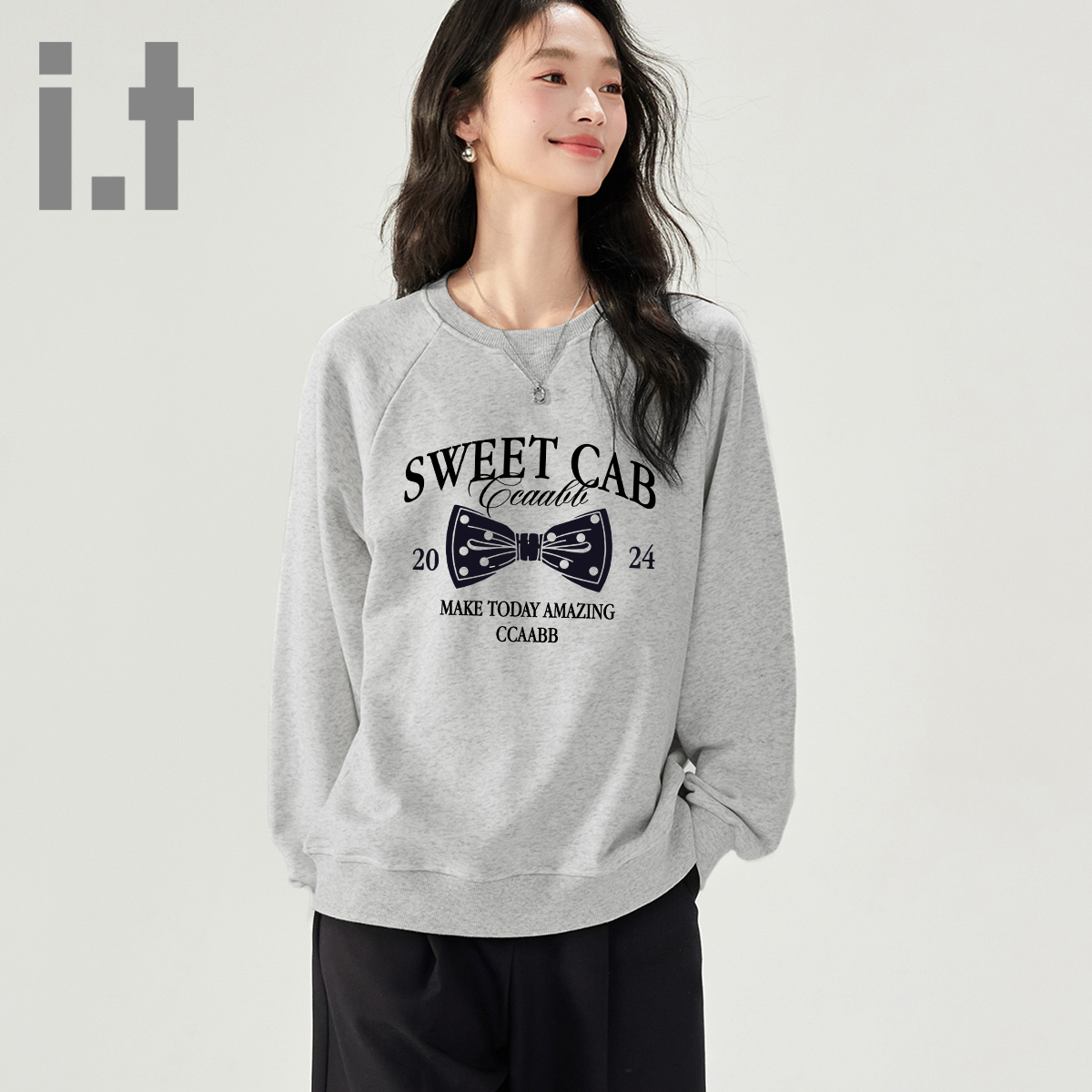 it ccaabb秋冬新款灰色加绒加厚圆领字母蝴蝶结印花设计卫衣女装K