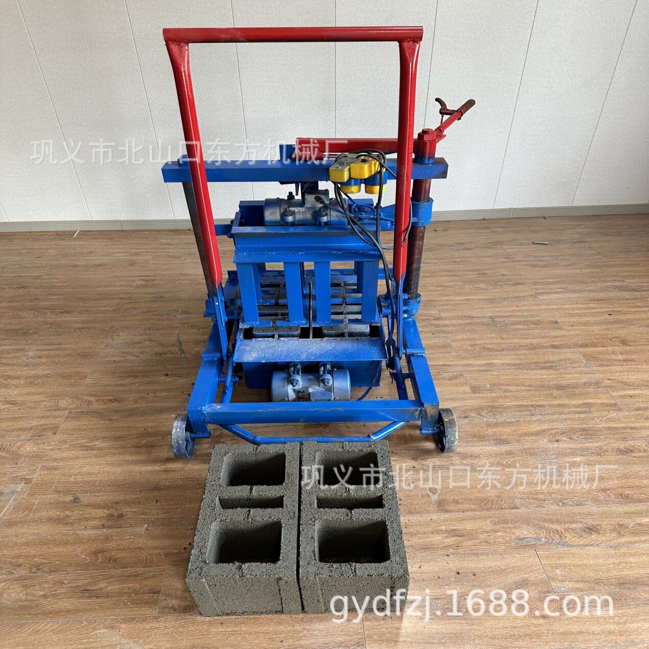 家用便携式小型制砖机质量好出砖快的空心砖机混凝土砌块砖机