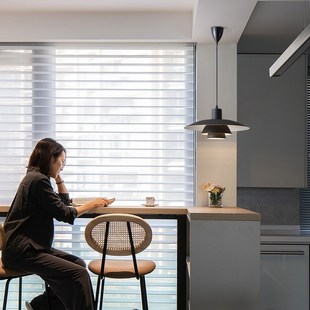 咖啡厅灯吊灯现代火锅店商用餐饮店吊灯餐桌岛台飞碟吊灯