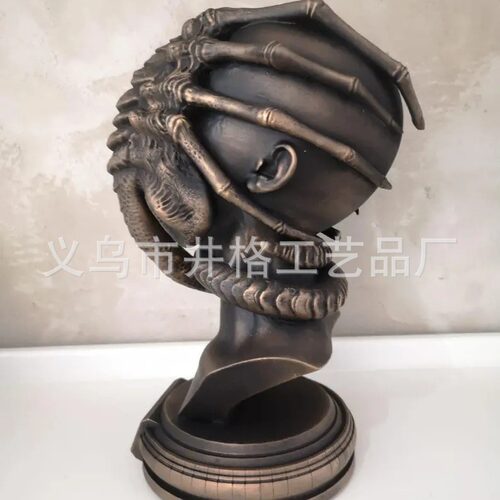 外星人罗慕路斯雕像抱脸虫奖杯异形外星人雕像电影纪念品