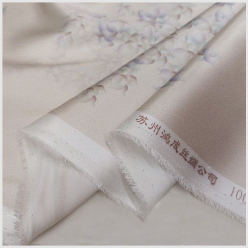 苏州缎 紫色小花图案印花数码喷绘桑蚕丝面料2姆米真丝绸缎布料
