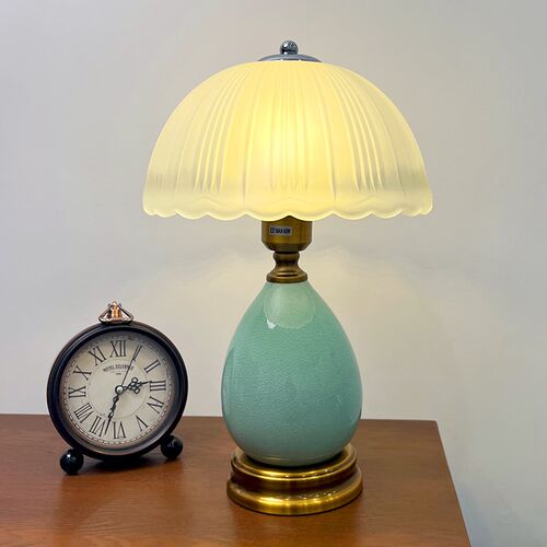 创意台灯卧室床头灯阅读灯书房写字学习插电式宿舍书护眼台灯