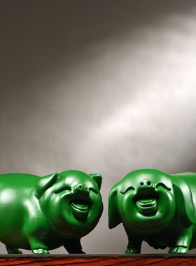 绿色实木质雕刻猪十二生肖动物猪家居客厅桌面装饰红木工艺品