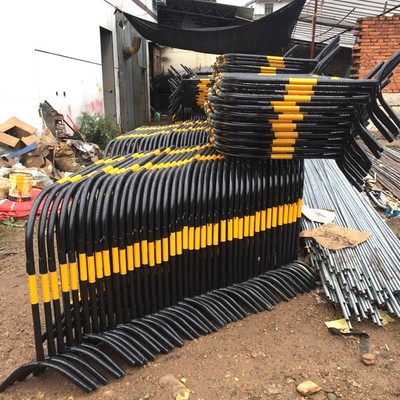 施工铁马围栏市政道路警示防护栏工程移动临时隔离栏