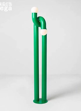 新款设计师橙色客厅样板房时尚弯形管球泡中古卧室落地灯