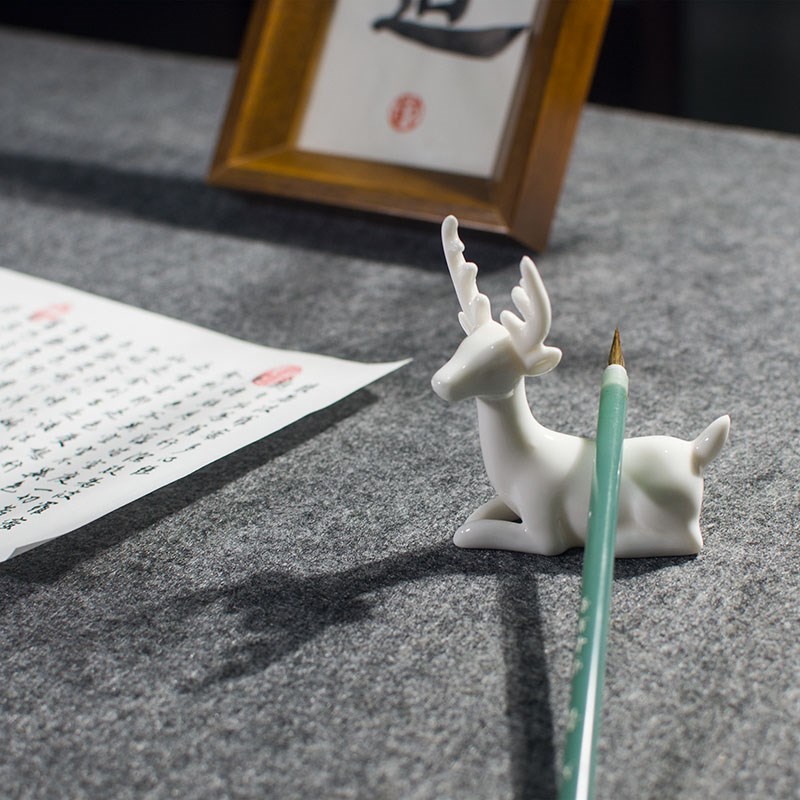 陶瓷动物鹿笔搁创意文房毛笔架可爱置笔器书桌小摆件国画书法搁笔