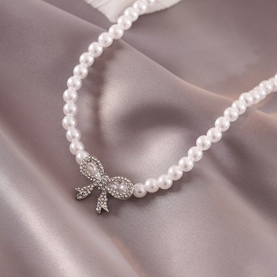 Xia Xin design senspe temperament pearl bow necklace clavicl