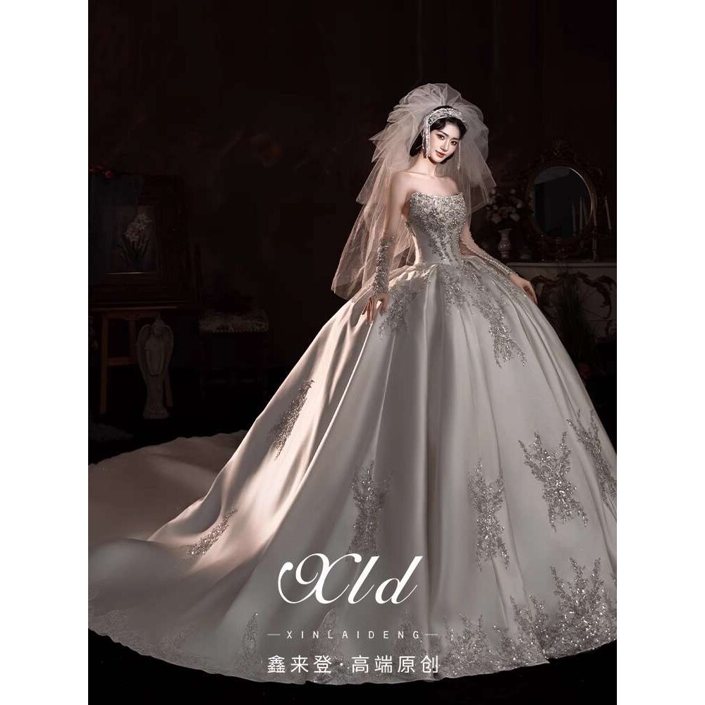 《暮光之镜》婚纱2025新款高级缎面抹胸主纱大拖尾小个子新娘夏季