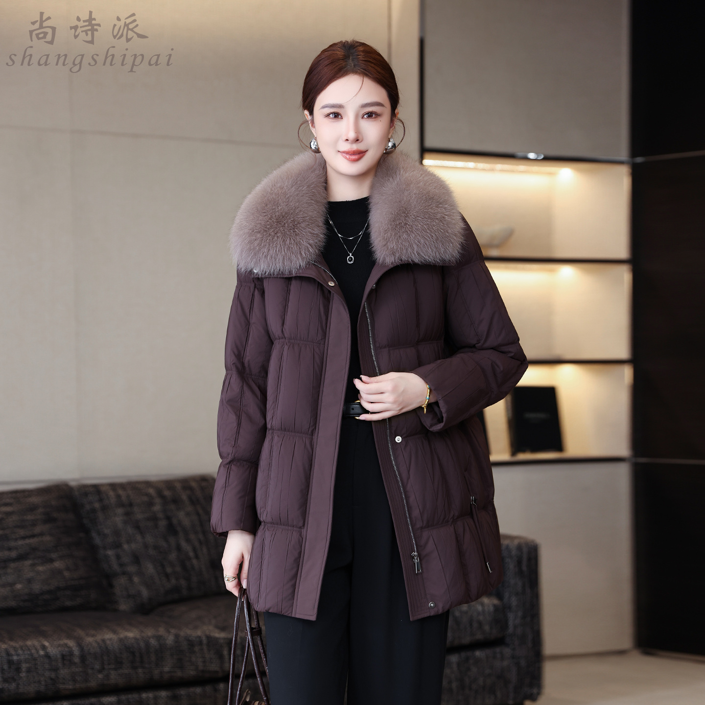 中长款狐狸毛领可拆卸羽绒服