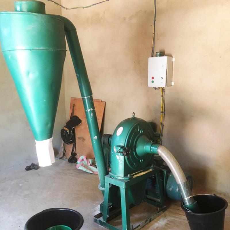 石家庄自吸式粮食粉碎机木薯干粉碎机麸皮玉米面粉碎机