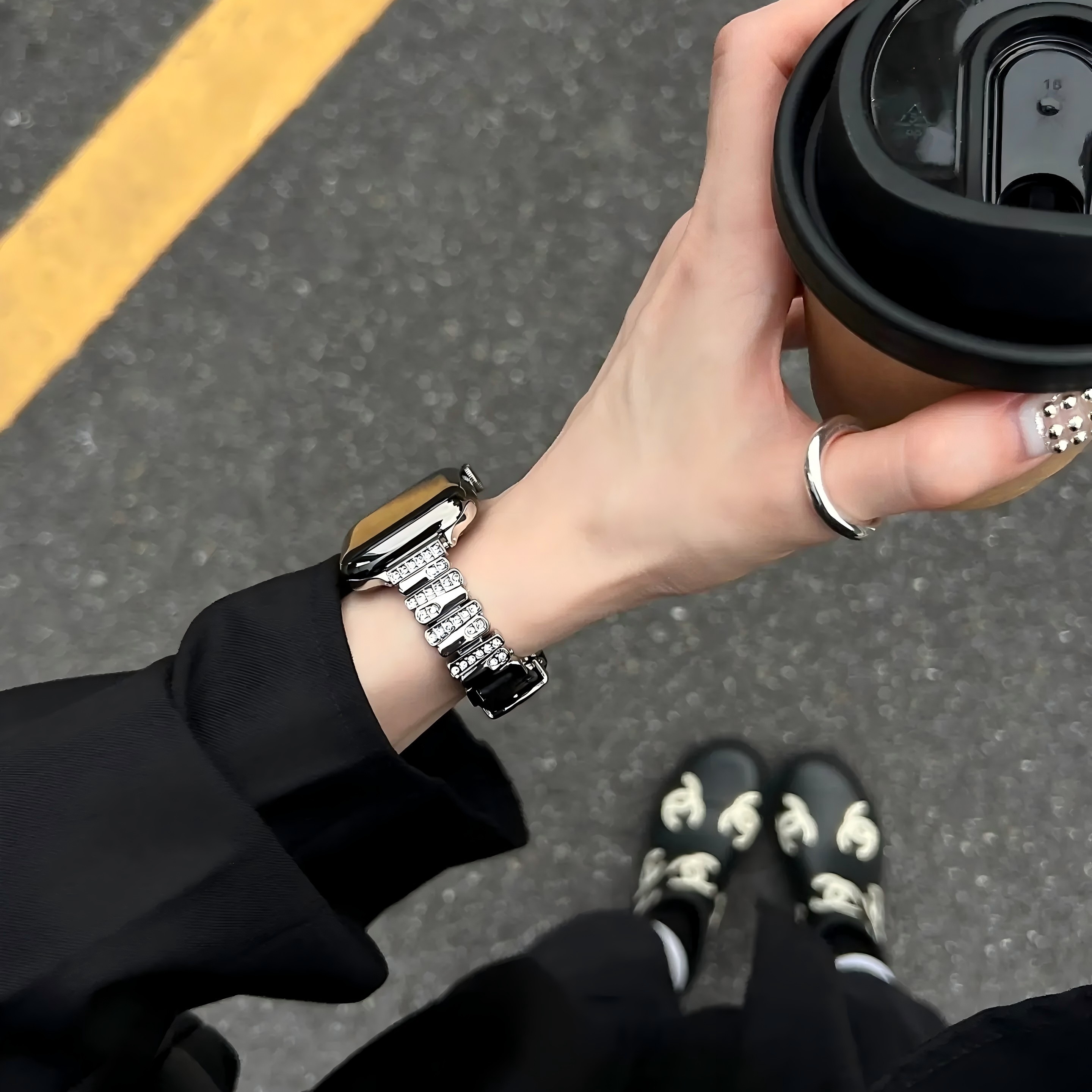 柔软不规则镶钻拼接皮苹果表带女