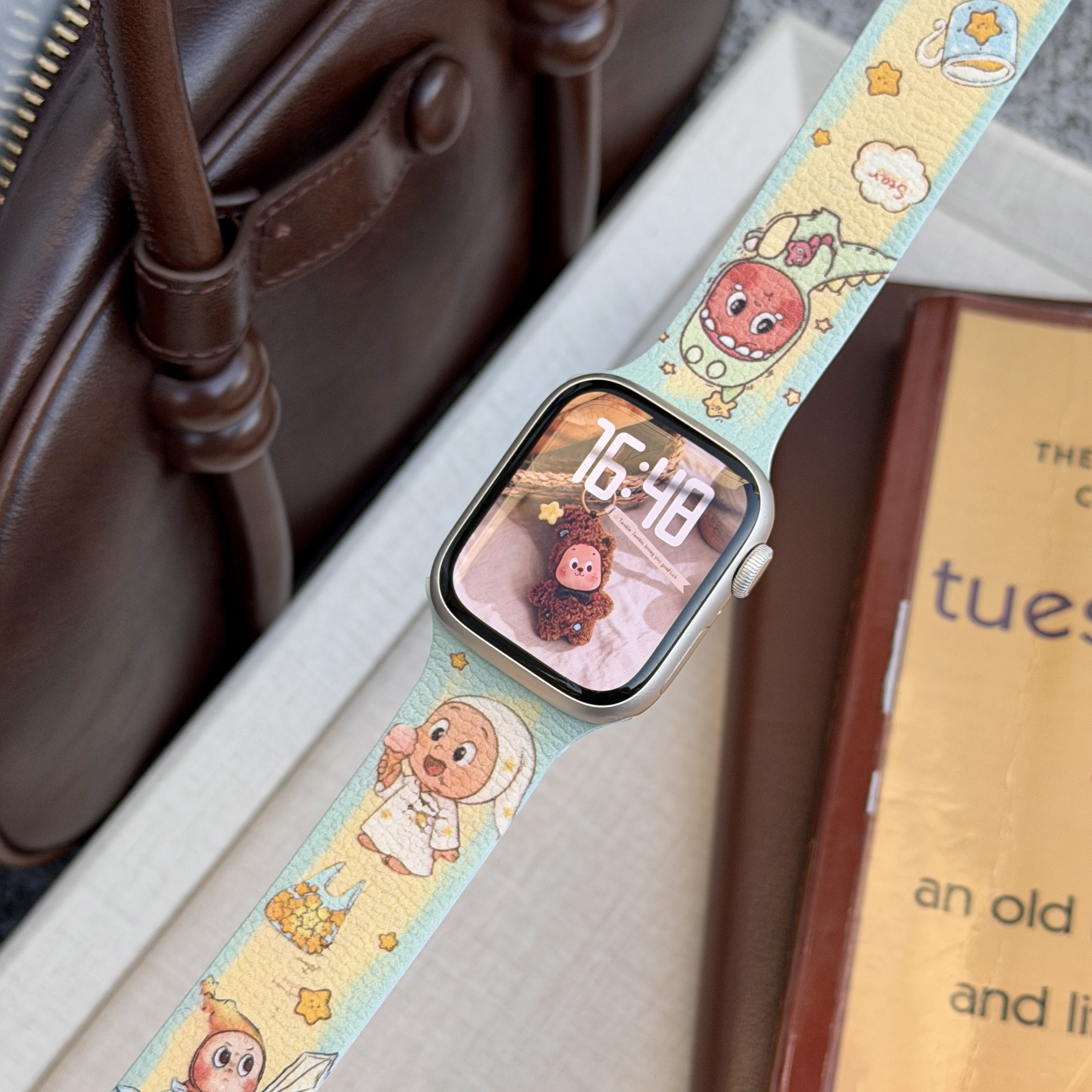 可爱星星人硅胶磁吸苹果手表表带