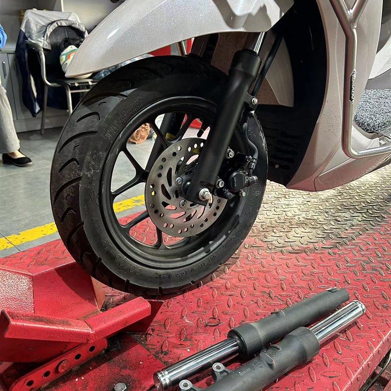 泰国进口适应 LEAD125  前油压减震器SHOWA 昭和前减震器后减震器