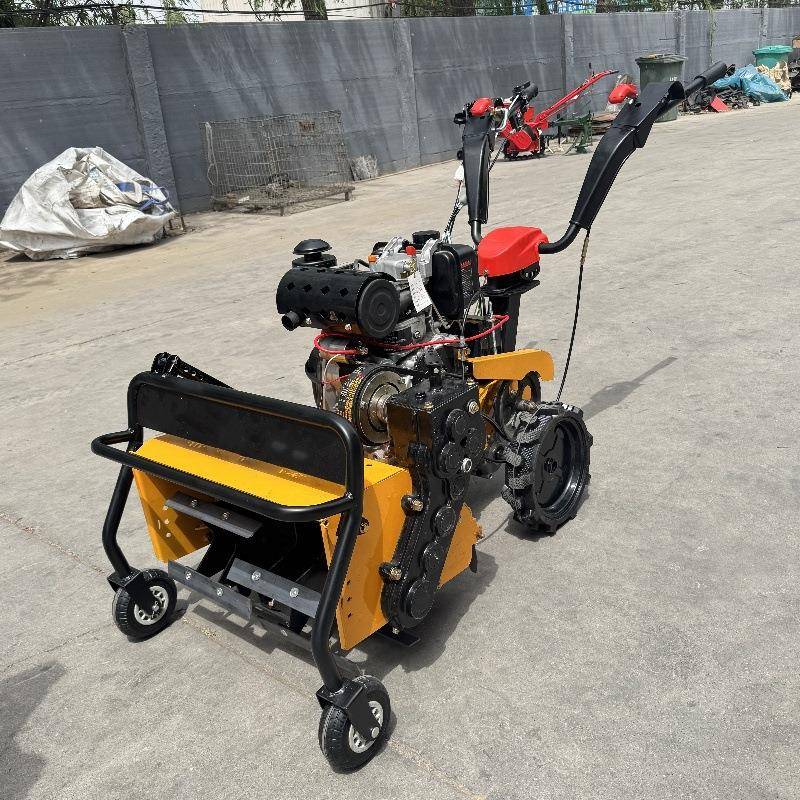 汽油多功能除草机田园玉米碎草微耕机除草碎草田园管理机