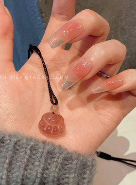 带汽儿的仙女草莓晶猫爪吊坠项链女高级感搭卫衣链配饰百搭锁骨链